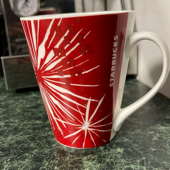Starbucks Red fireworks Christmas 23 oz Cup 2014 Edition - Picture 1 of 7